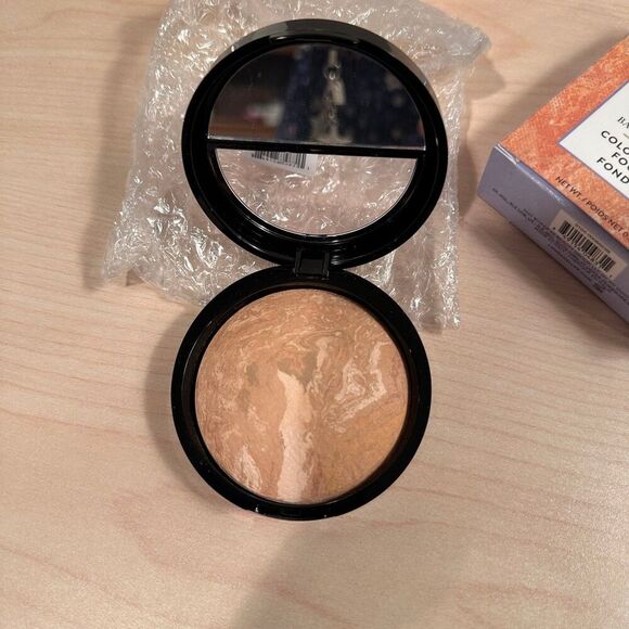 Laura Geller Baked Balance-n-Brighten Color Correcting Foundation - Picture 9 of 12
